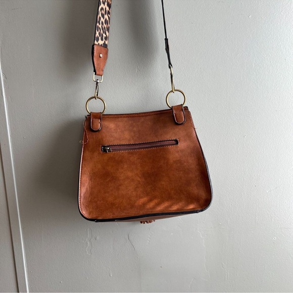 Jenn & CO Bailey Brown Vegan Leather Crossbody Bag Leopard Print Strap - Picture 4 of 11
